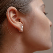 Cargar imagen en el visor de la galería, ARETES FARO
