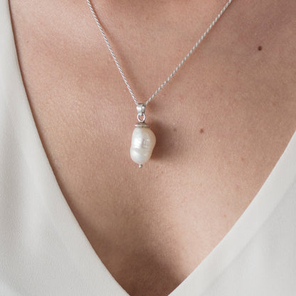 collar de plata con perla natural