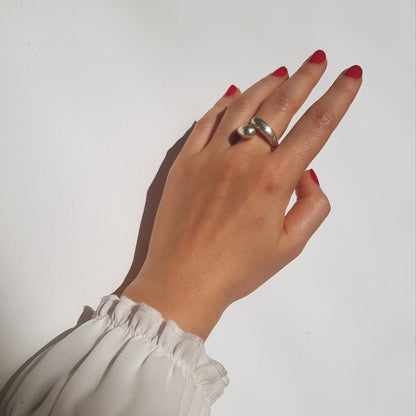 Anillo elegante de plata